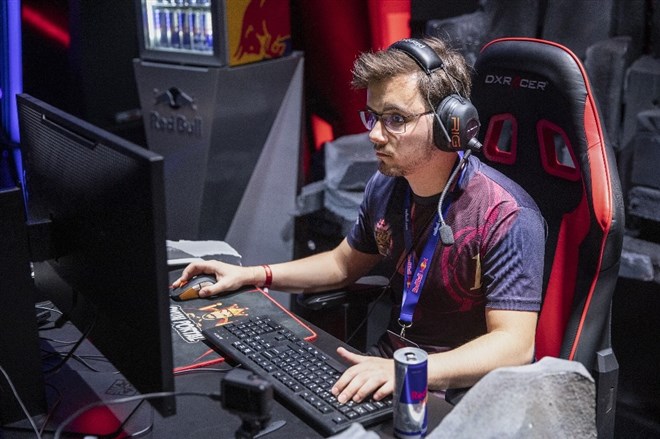 ‘1v1’ League of Legends turnuvası Red Bull Solo Q başlıyor