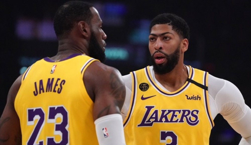 Lakers seride avantajı ele geçirdi