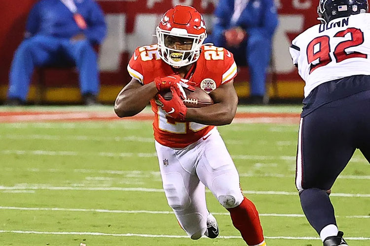 HAFTANIN ÇAYLAK HÜCUMCUSU: CLYDE EDWARDS-HELAIRE (KANSAS CITY CHIEFS)