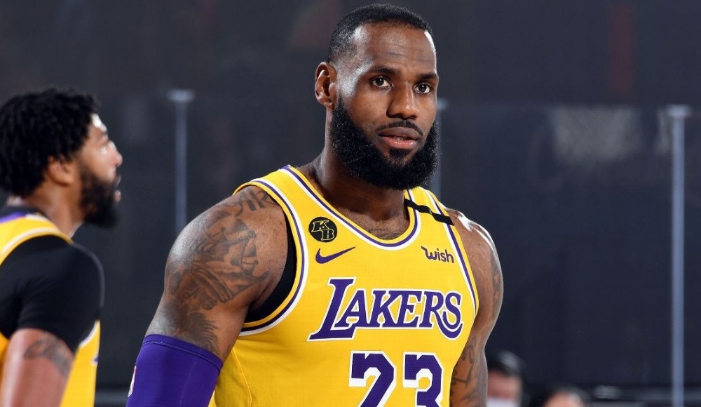 NBA'de yılın 5'leri belirlendi, LeBron James rekor kırdı