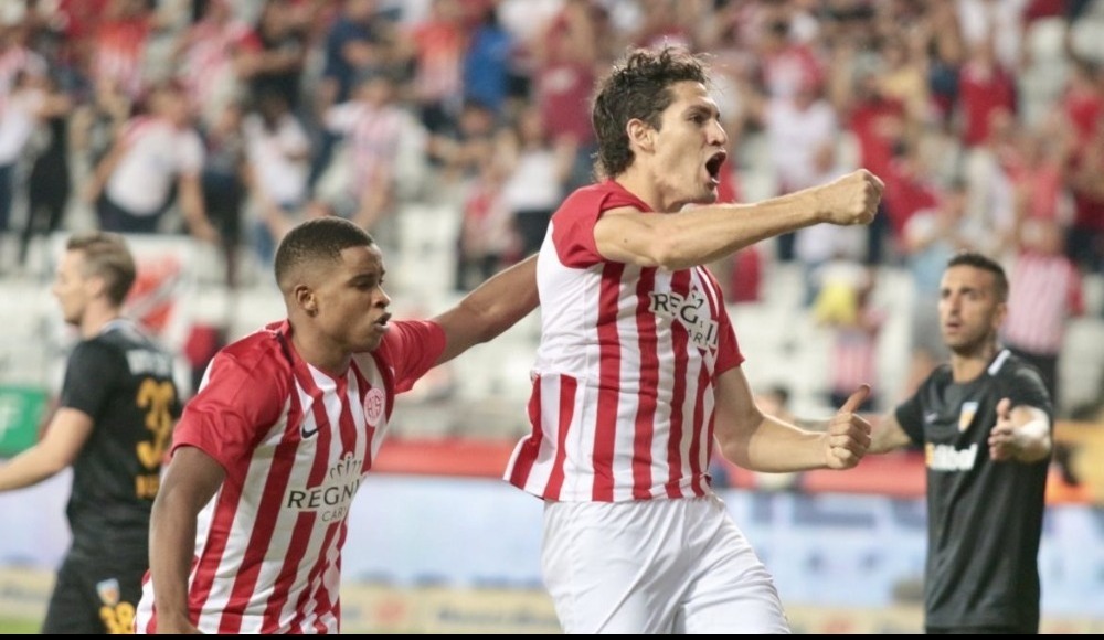 Gustavo Blanco resmen Ovideo'da