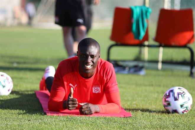 Sivasspor’dan Samassa’ya destek mesajı