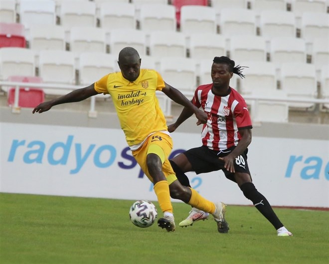 Sivasspor’da Kayode ilk resmi maçına çıktı