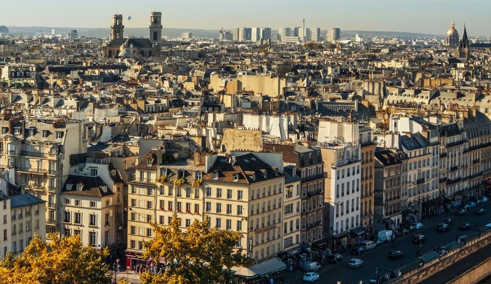 Paris'te patlama sesi!