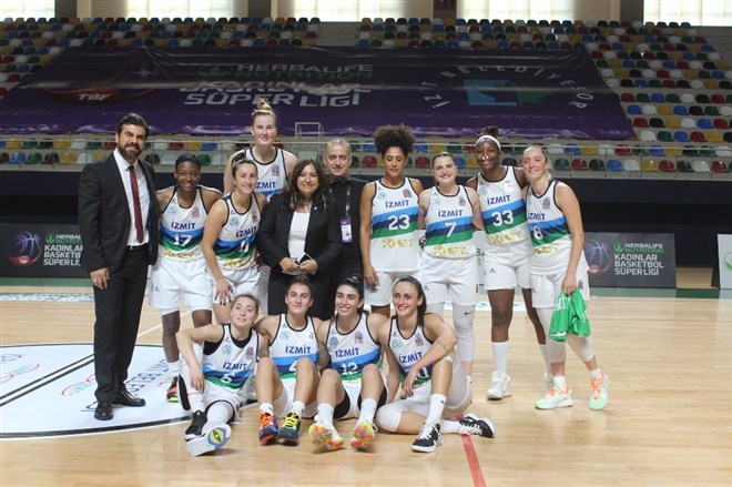 İzmit Belediyespor, Birevim Elazığ İl Özel İdare karşısında zorlanmadı