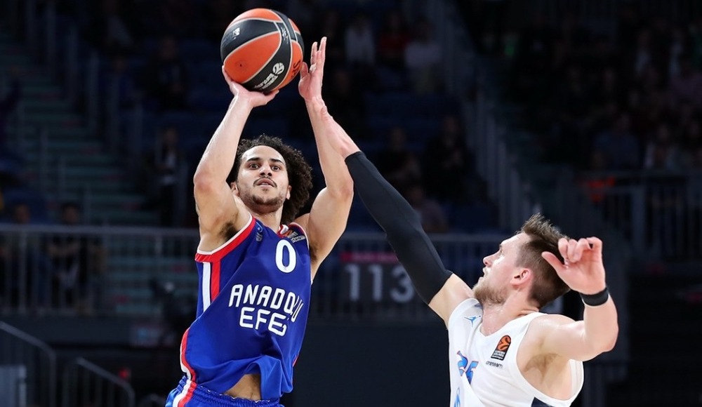 Shane Larkin'den Efes'e kötü haber