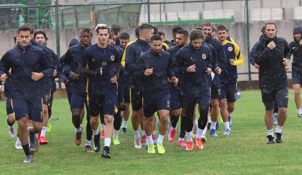 Menemenspor'da vaka sayısı 22'ye ulaştı