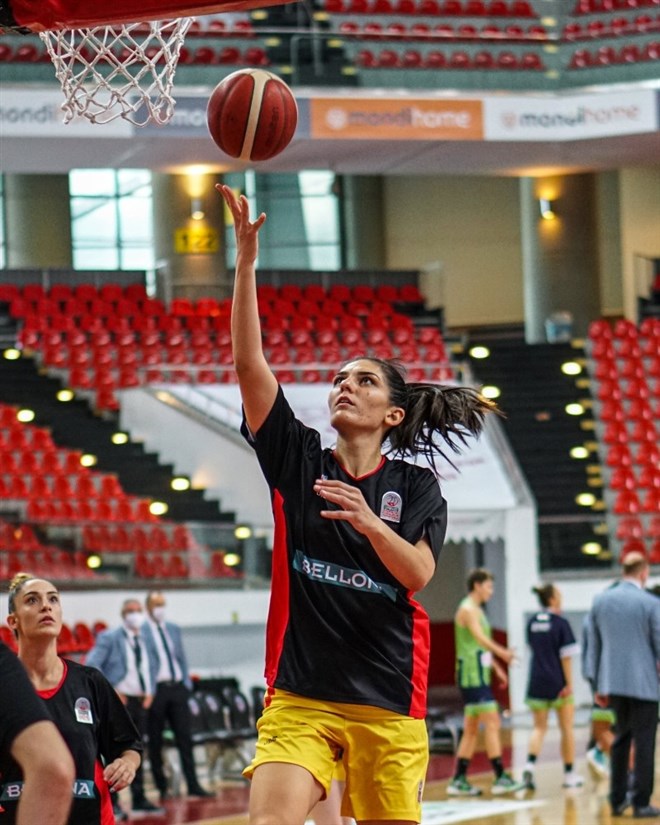 Esra Ural Topuz: "Bizim için önemli bir galibiyet oldu"