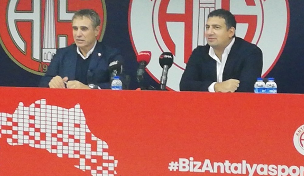"Şampiyonluğu olan bir hocamız var"