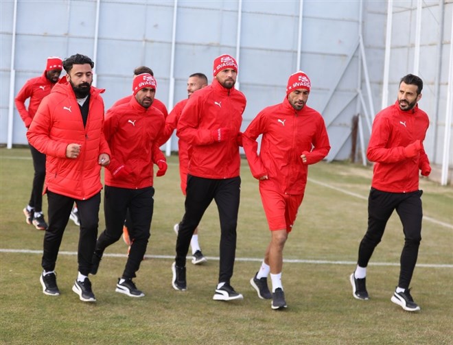 Sivasspor, Karabağ maçı hazırlıklarına başladı