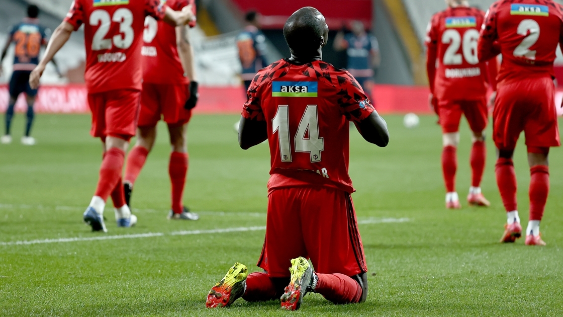 Sakatlık yaşadı, oyundan çıktı! Fenerbahçe maçında...