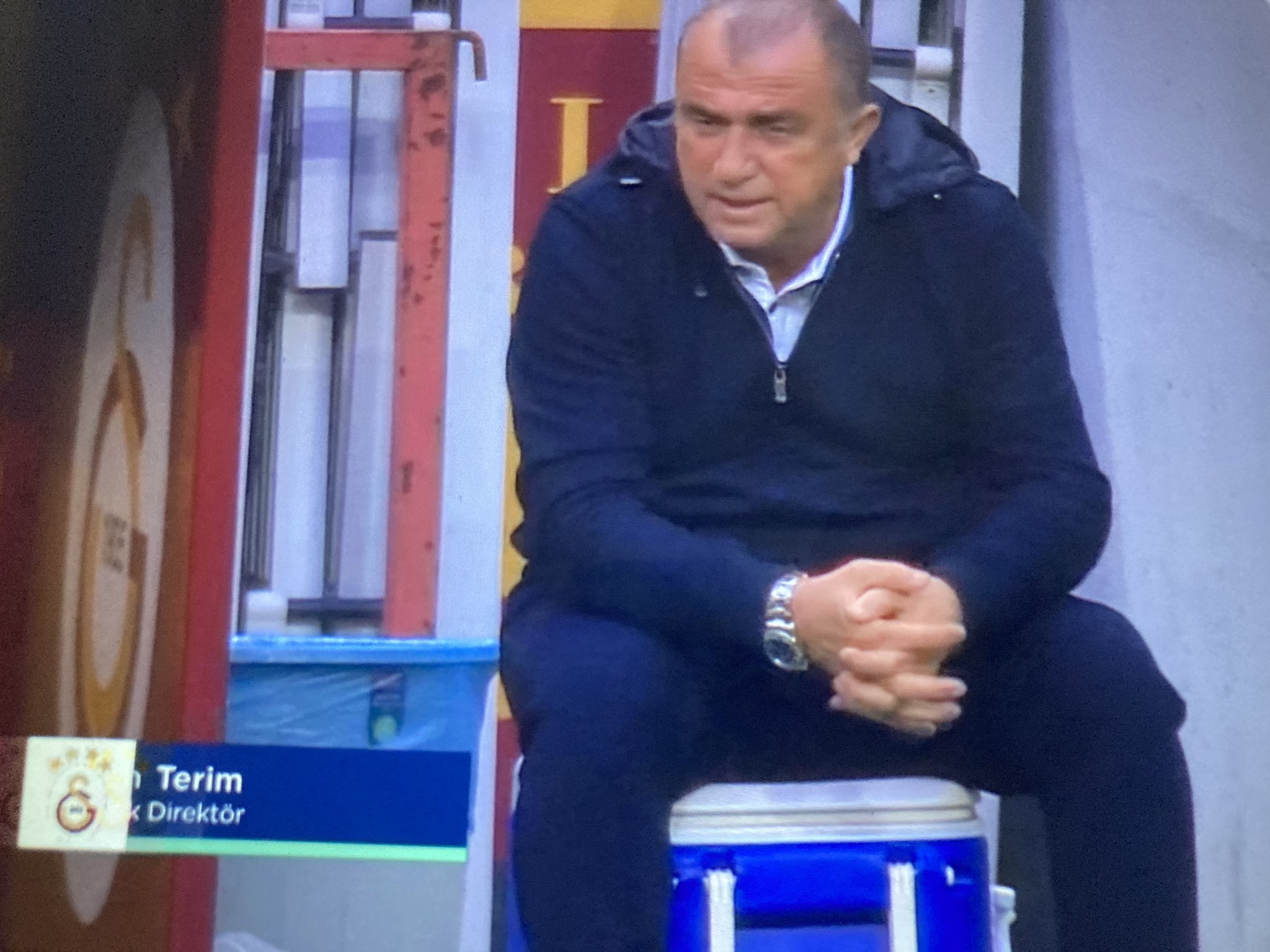 ajansspor: Galatasaray Teknik Direktörü Terim'de Bielsa'yı hatırlatan oturuş