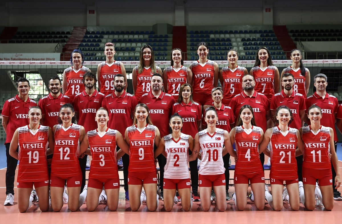 A Milli Kadın Voleybol Takımı'nın Avrupa Şampiyonası maç ...