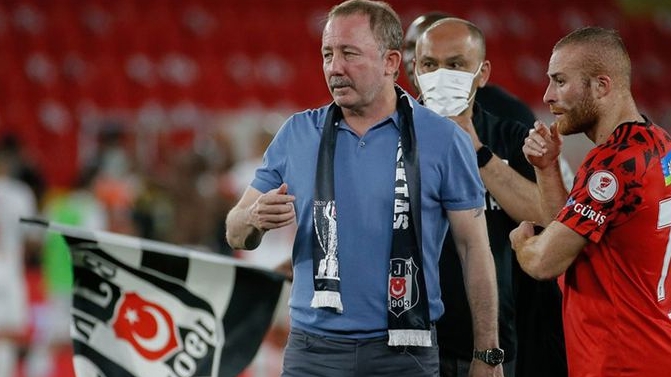 Sergen Yalçın: Arkamdan kuyu kazanlar oldu, taraftar kolladı
