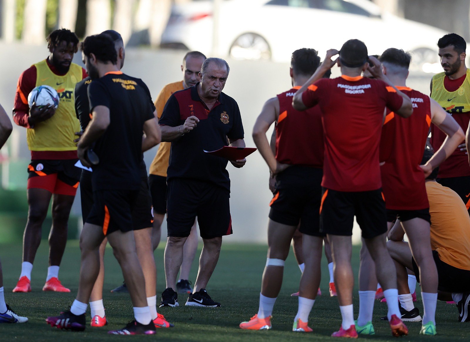 Galatasaray'da PSV maçı öncesi 2 pozitif vaka!