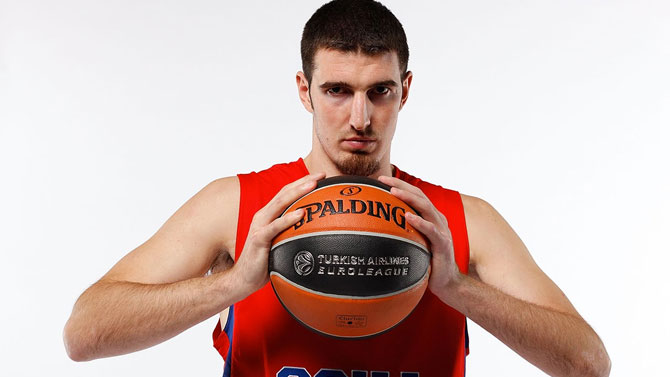 Fransız yıldız Nando De Colo, NBA yolcusu