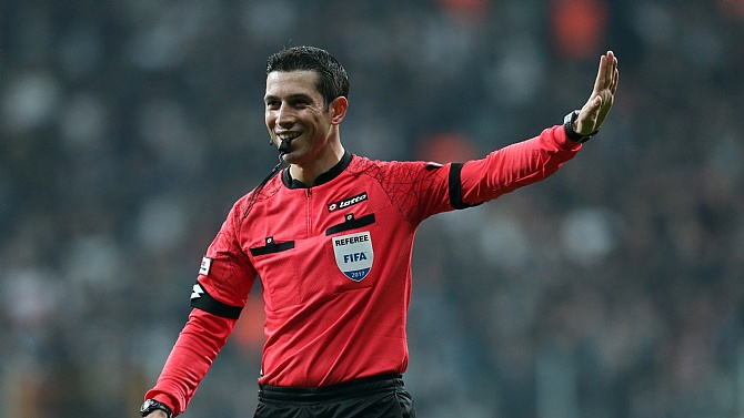Bu kadar faul düdüğü çalıyorsa kartlar neden çıkmıyor