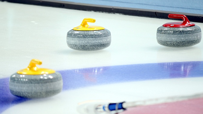 Dünya Gençler B Grubu Curling Şampiyonası başladı