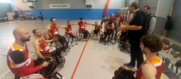Galatasaray Fransa'da finalde