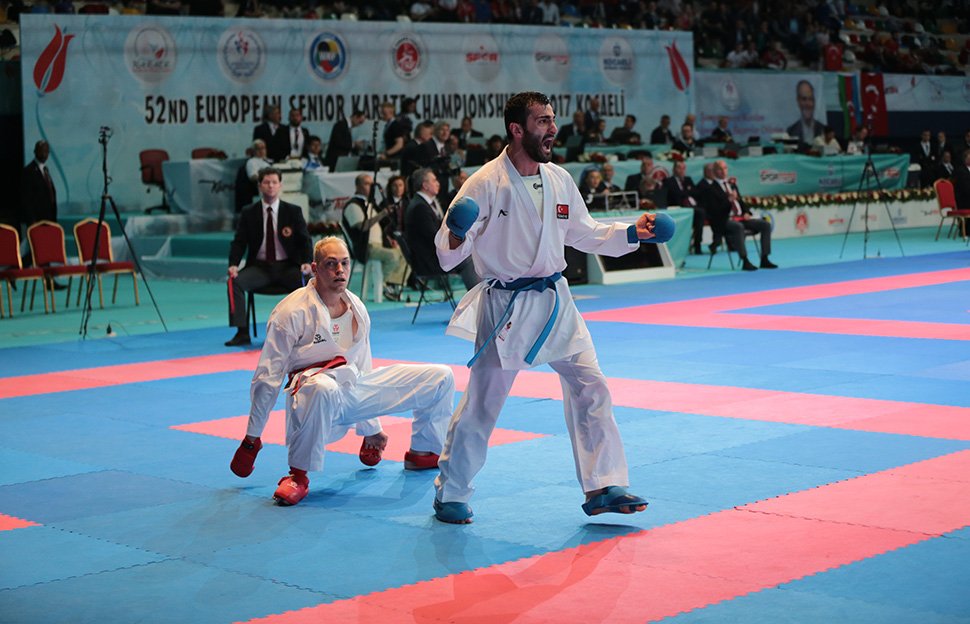Karatede 4 Türk hakem WKF kokartı aldı