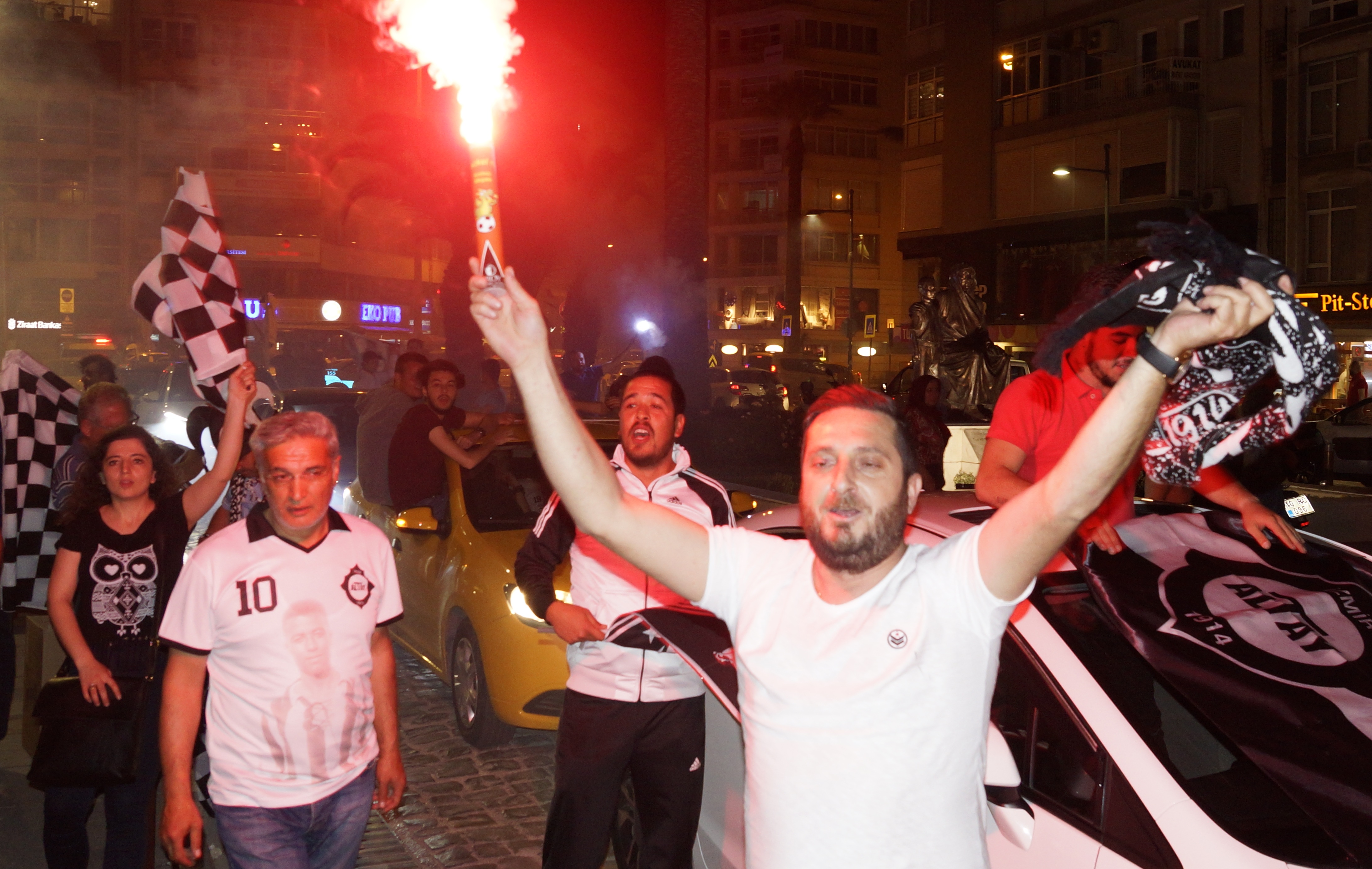 Altaylı taraftarların 2. Lig sevinci
