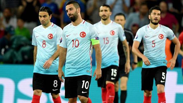 "Böyle milli takıma, böyle kaptan"