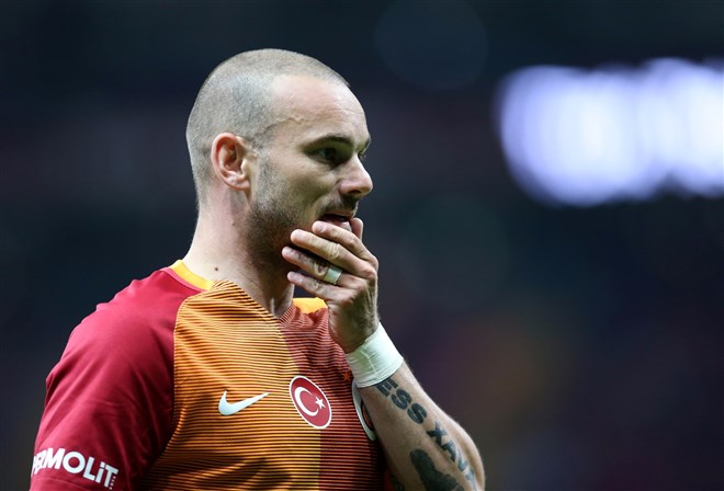 Sneijder ile görüşmelere başladılar!