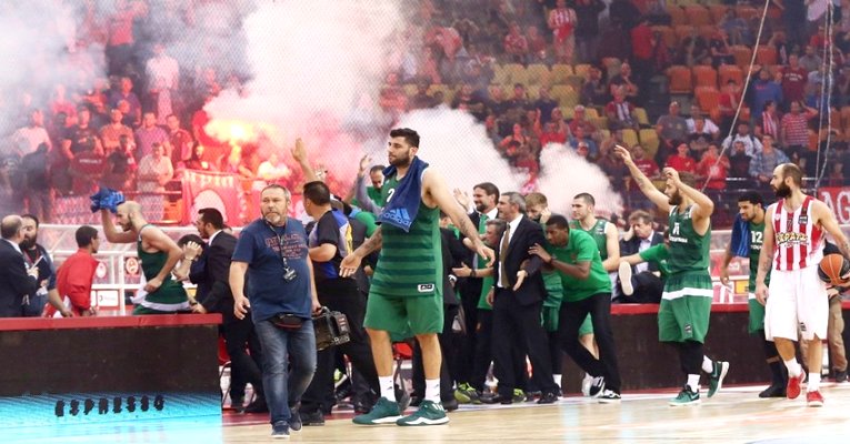 Olympiakos'a ağır ceza!