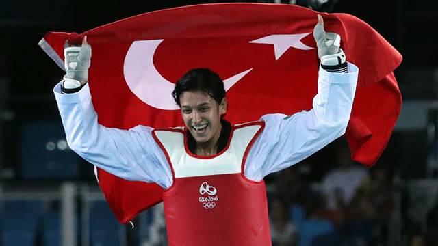 Nur Tatar Askari'den şok karar! Sporu bırakma kararı...
