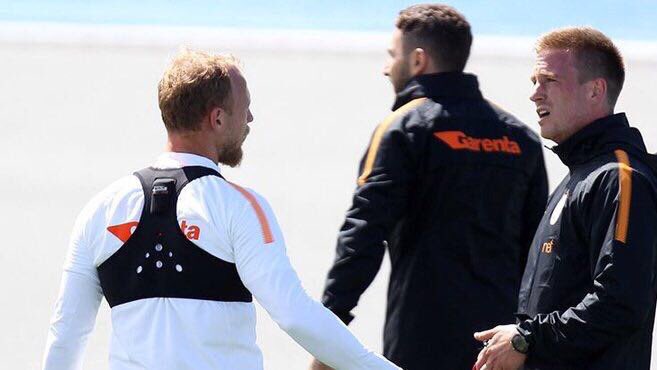 Semih Kaya'dan Sneijder'e salvo: "Zorla kalmak için..."