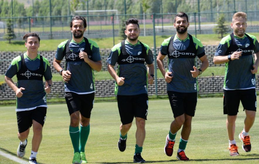 Konyaspor çift idmanla başladı