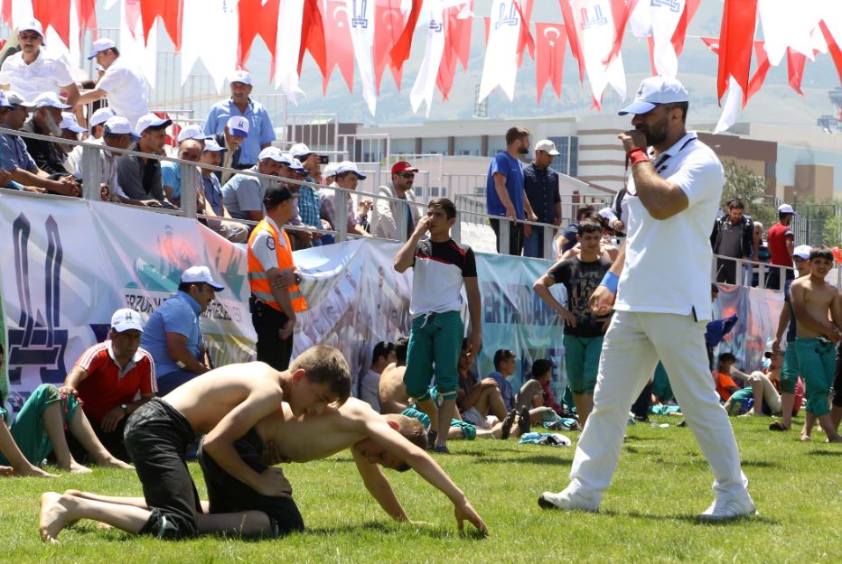 665. Tarihi Elmalı Yeşilyayla Yağlı Güreşleri başladı