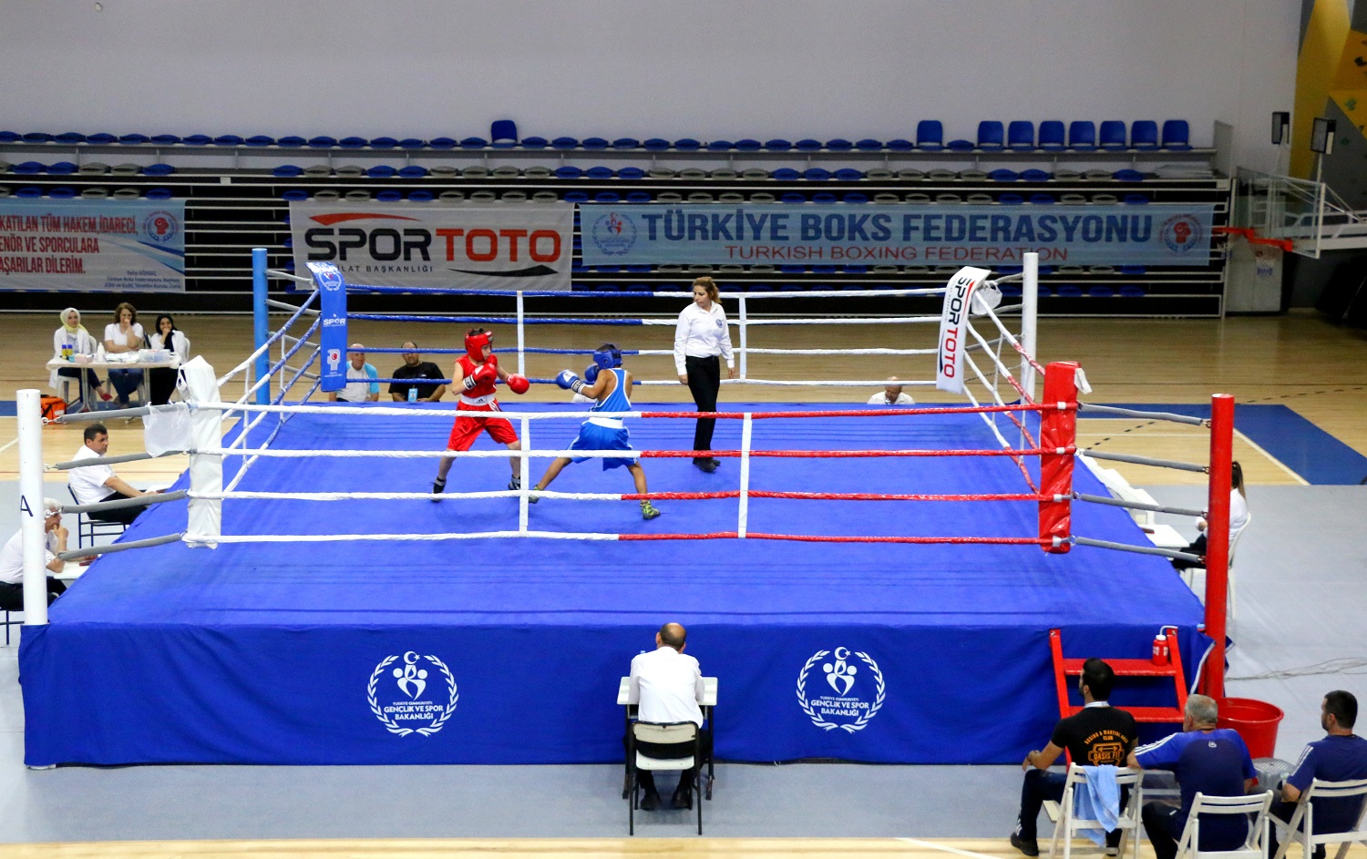 Alt Minikler Türkiye Ferdi Boks Şampiyonası başladı