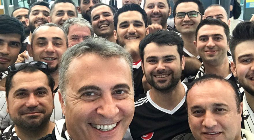 Fikret Orman'ı Çin'de siyah beyazlı taraftarlar karşıladı!