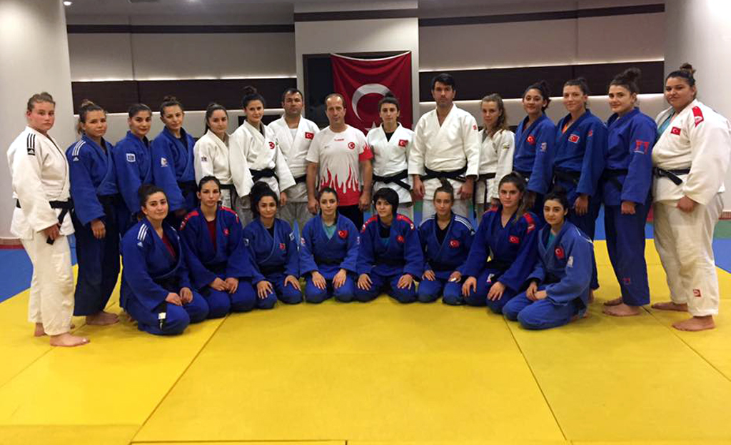 Yakup Karahan Genç Milli Kız Judo Takım'ını ziyaret etti!