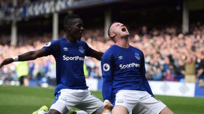 Rooney'den yeni rekor!