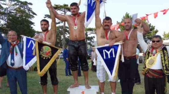 Domaniç'te başpehlivan Faruk Akkoyun!