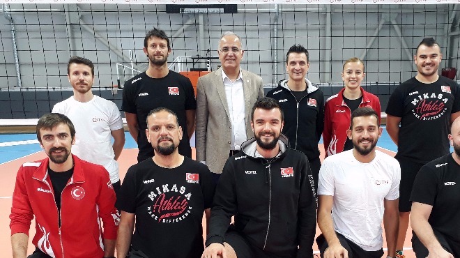 Üstündağ'dan Filenin Sultanları'na ziyaret!
