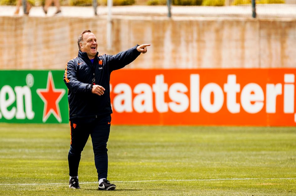 Dick Advocaat Ajansspor'dan Özgür Sancar'ın sorularını cevapladı!