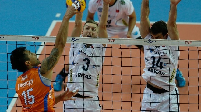 İstanbul Büyükşehir Belediyespor set vermedi