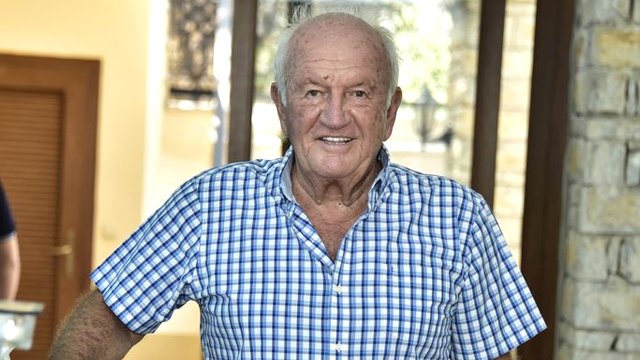 "Bir hizmet daha yapıp başkanlığı Koç'a bıraksın"