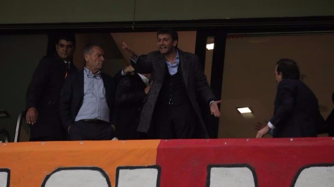 Galatasaraylı yönetici Alper Narman taraftarlarla kavga etti!