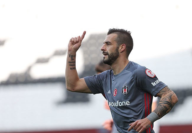Negredo: 10 maç 5 gol