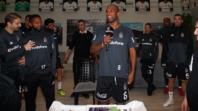 Ryan Babel'e doğum günü kutlaması