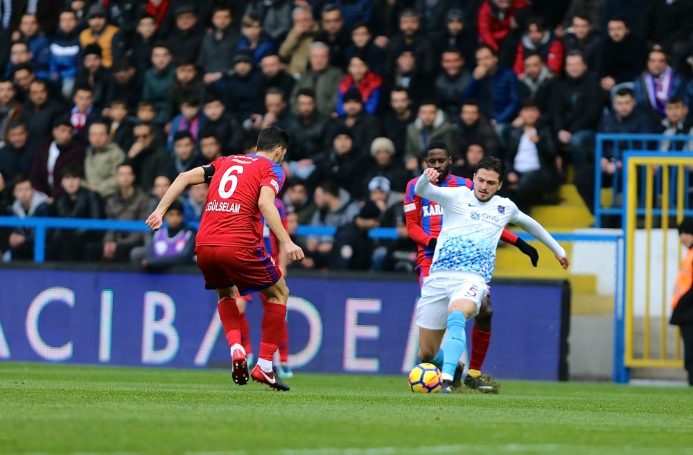 Karabükspor - Trabzonspor maçını 5929 kişi izledi
