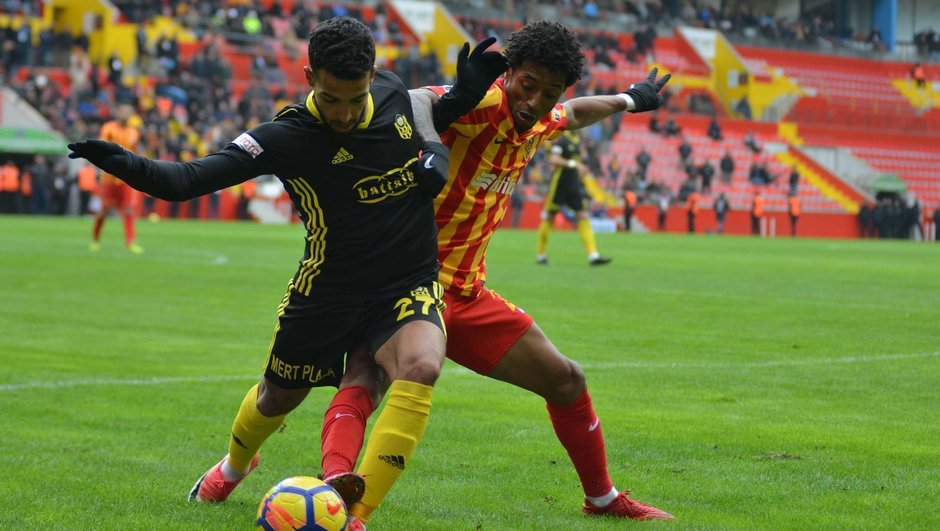 Kayserispor - Y.Malatyaspor maçını 8.859 kişi izledi