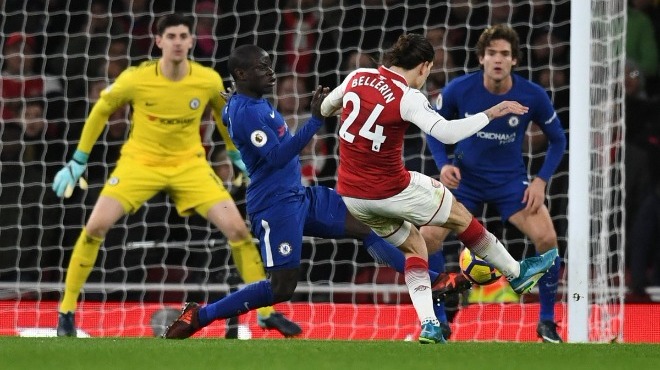 Video - Premier Lig'de oynanan Londra derbisi nefesleri kesti