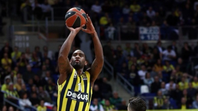 Fenerbahçeli basketbolcular, taraftarlarla buluştu! Şampiyonluk mesajı...
