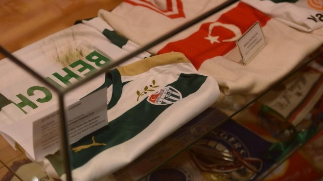 Bursaspor'dan Zeytin Dalı figürlü forma!