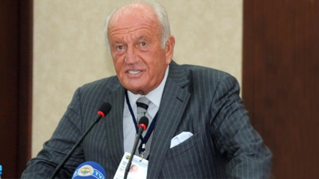 Ali Şen oy kullanmak için stada geldi